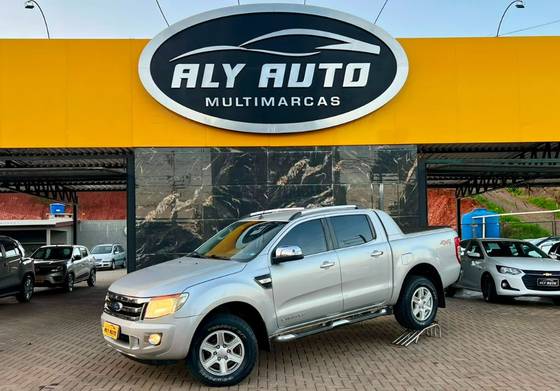 FORD RANGER 3.2 LIMITED 4X4 CD 20V DIESEL 4P AUTOMÁTICO FORD RANGER 3.2 LIMITED 4X4 CD 20V DIESEL 4P AUTOMÁTICO
